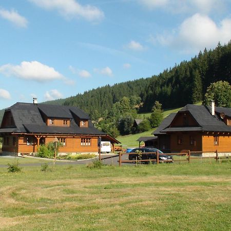 Valassky Dvur Velké Karlovice Exteriör bild
