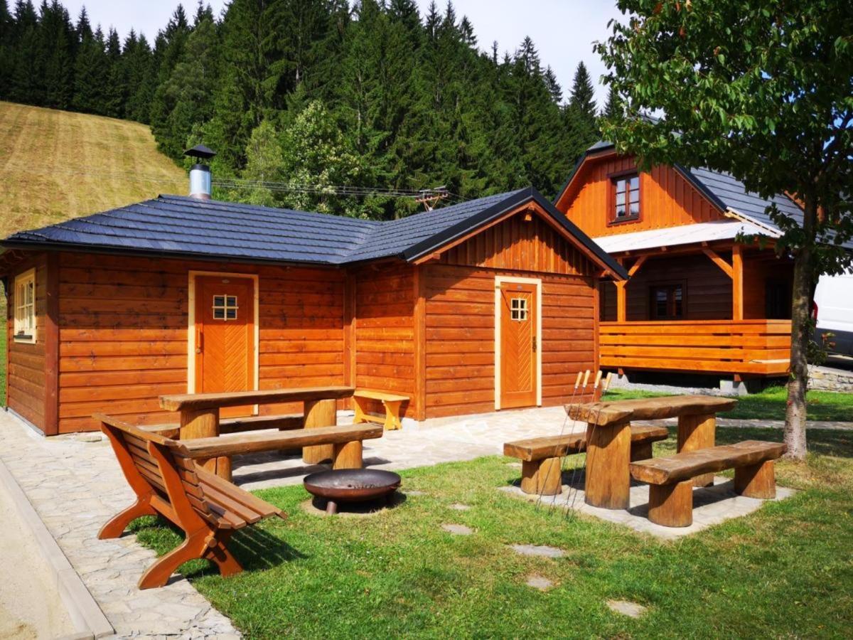 Valassky Dvur Velké Karlovice Exteriör bild