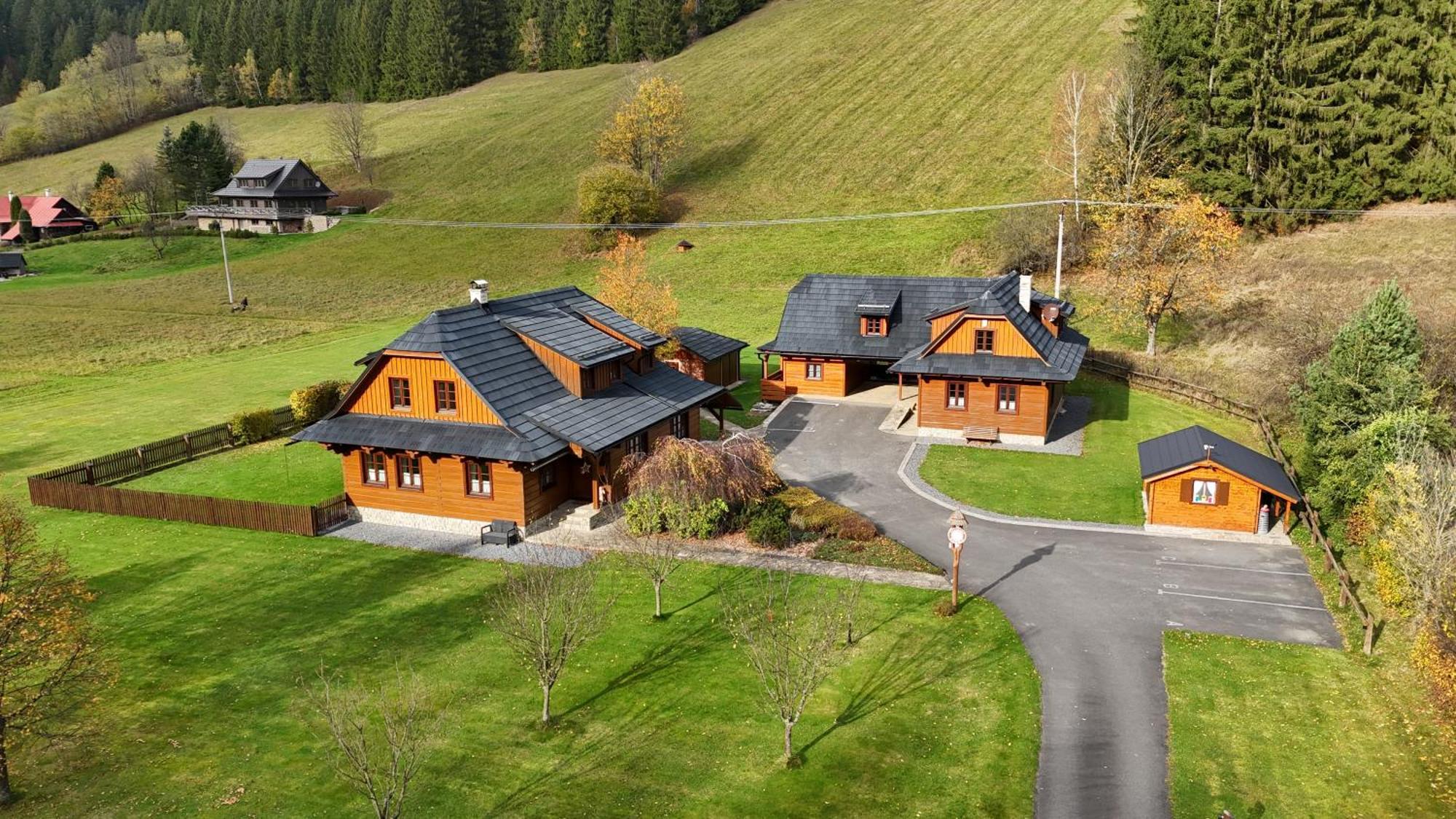 Valassky Dvur Velké Karlovice Exteriör bild