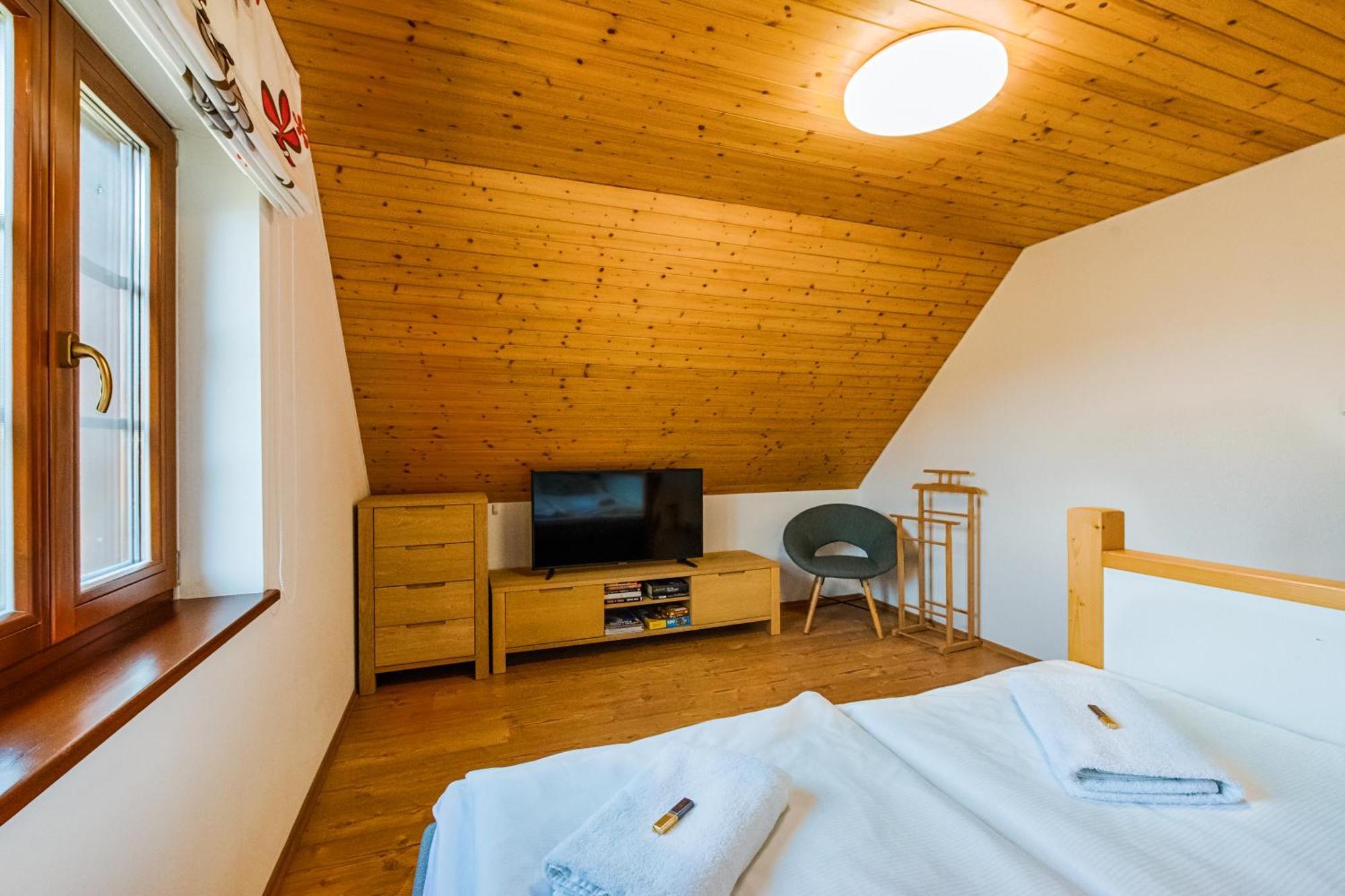 Valassky Dvur Velké Karlovice Exteriör bild