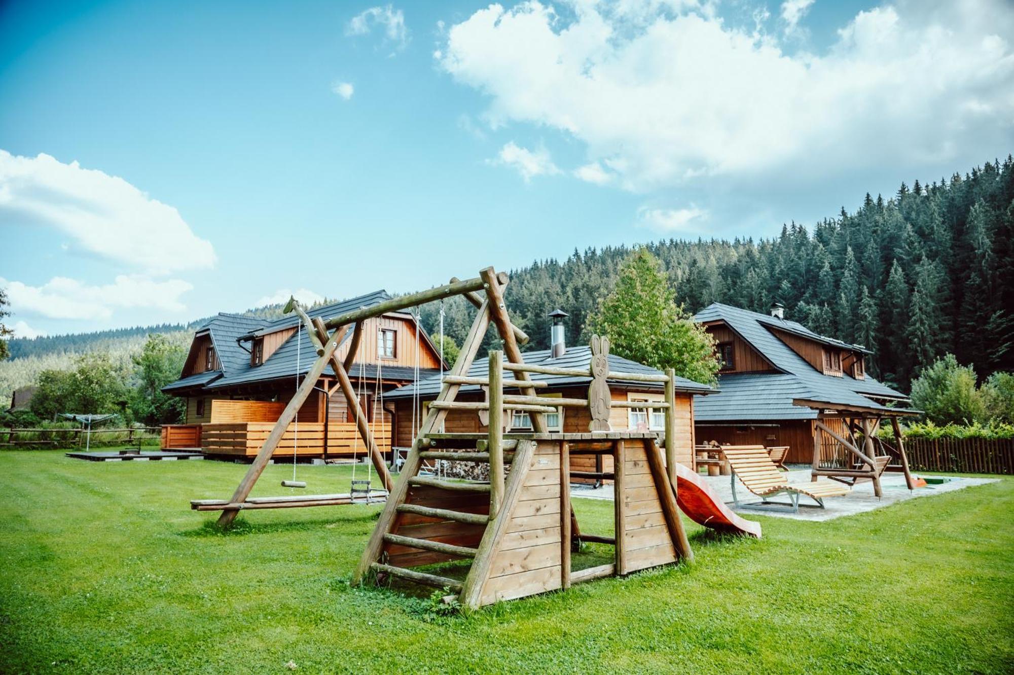 Valassky Dvur Velké Karlovice Exteriör bild
