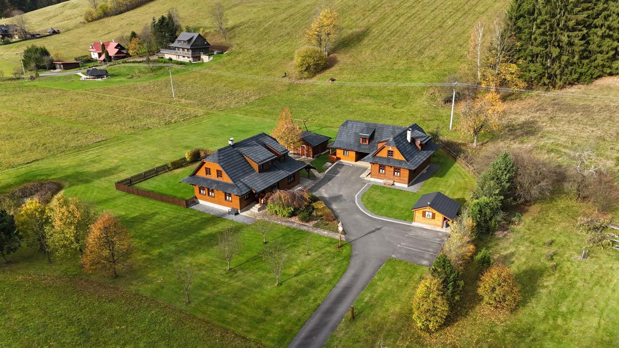 Valassky Dvur Velké Karlovice Exteriör bild