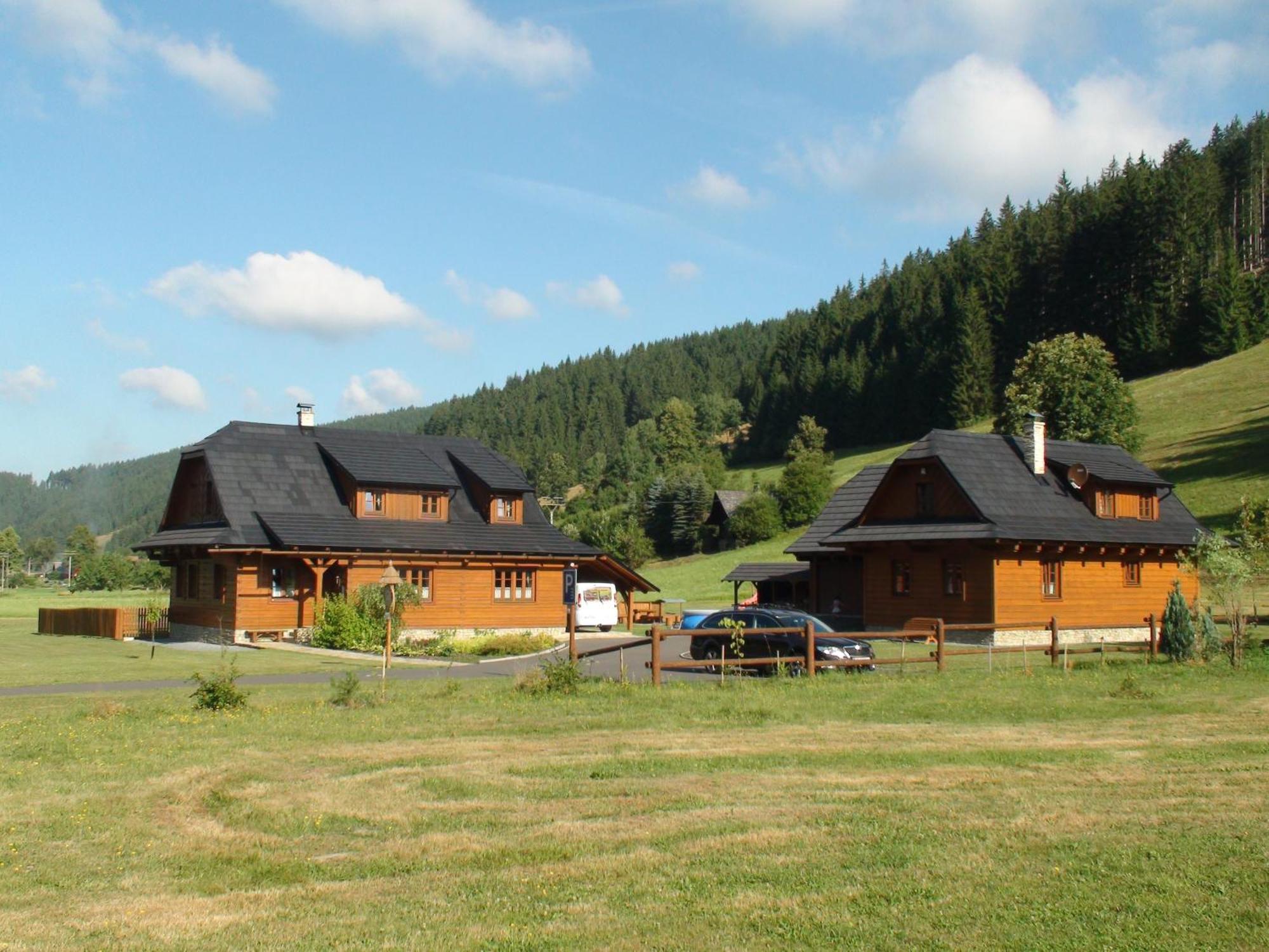 Valassky Dvur Velké Karlovice Exteriör bild